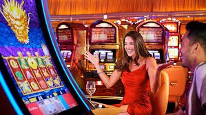 Tampilan desktop dan mobile dari web app 888slot dengan tabel live baccarat